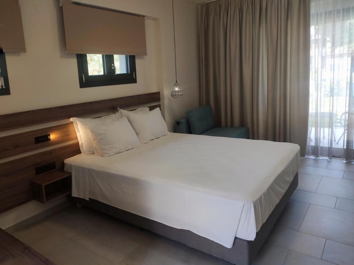 Asimina Suites Nikiti  Esterno foto